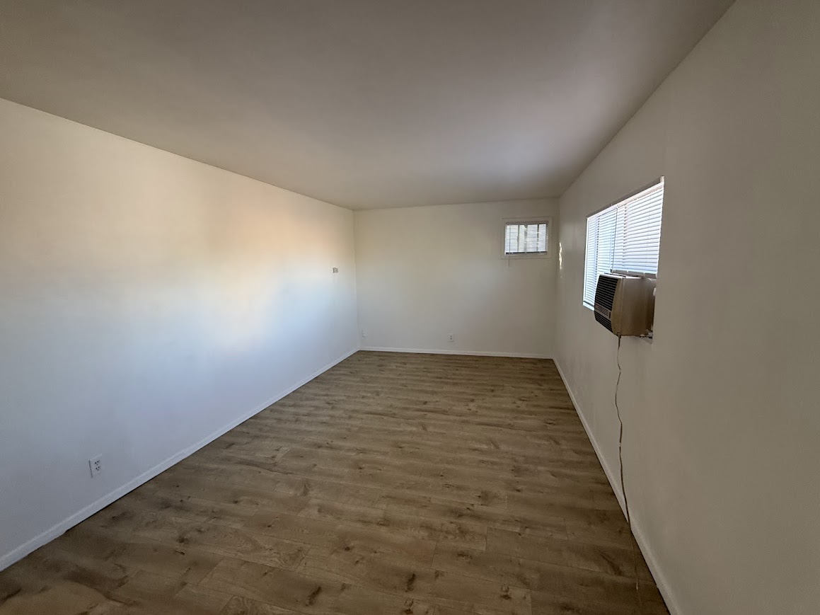 310 La Veta Drive - D